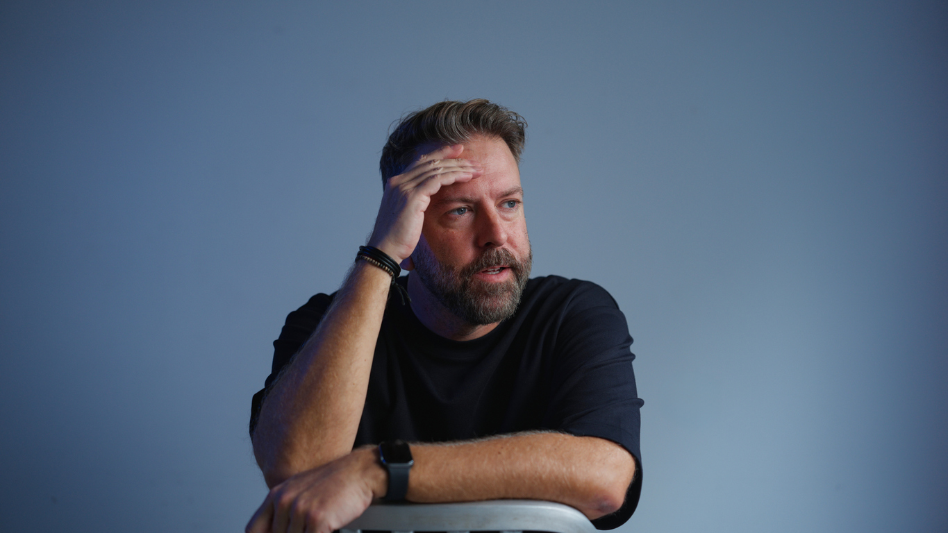 Audiologist providing tinnitus care